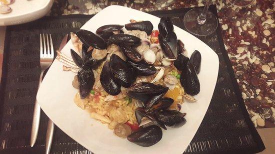 Numaboa Taverna Live Bar